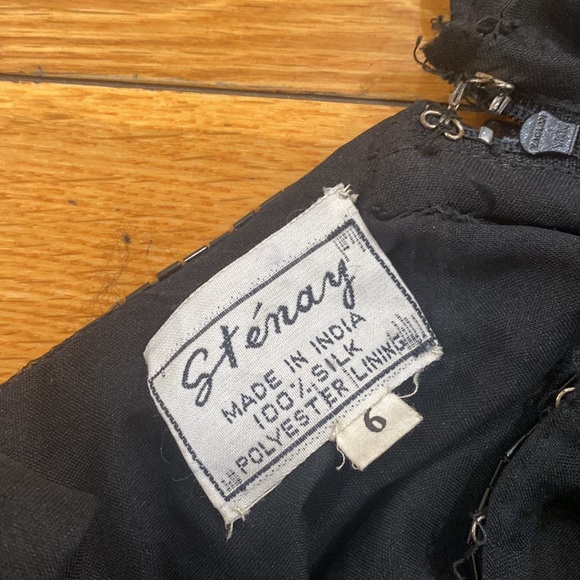 Dress - Picture 3 of 6